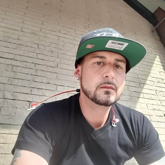 Meet your Posher, Kenneth - Picture 1 of 1